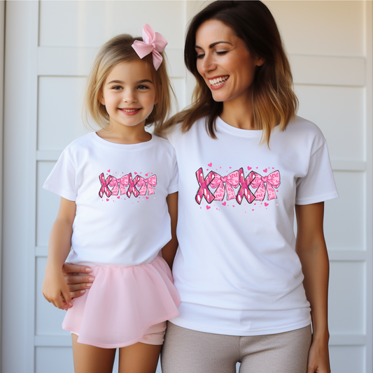 'KISSES & BOWS' TEE